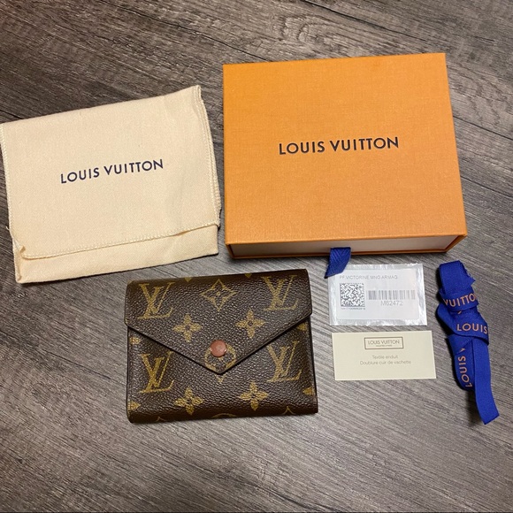 Louis Vuitton Handbags - Authentic Louis Vuitton Monogram Canvas Victorine Wallet Small Letter Goods
